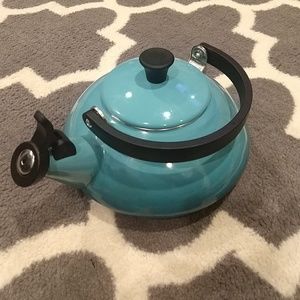 Le Creuset tea pot
